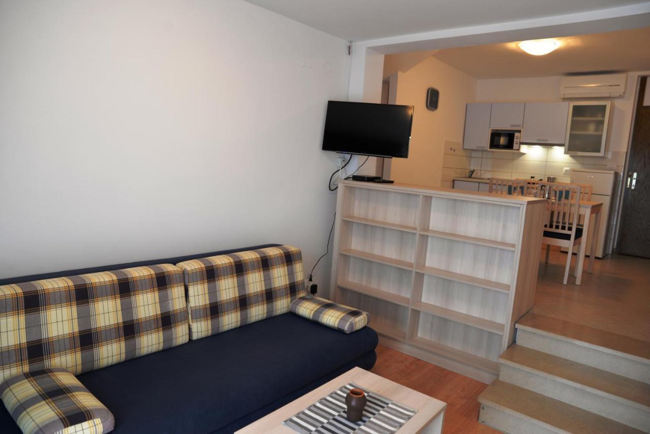 Apartments Palma & Pino Đảo Đảo Cres Ngoại thất bức ảnh