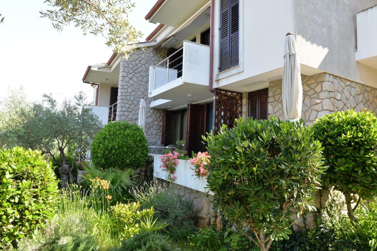 Apartments Palma & Pino Đảo Đảo Cres Ngoại thất bức ảnh